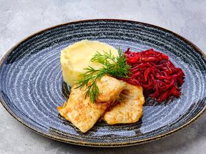 سمك القد مع هريس الشمندر وصلصة الفجل