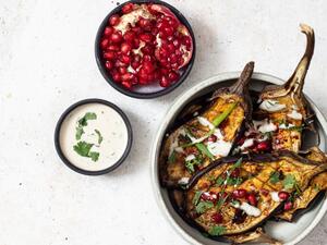 فتة الباذنجان مع الأرز واللحم المفروم