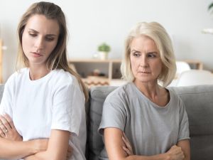 10 تفسيرات لرؤية الحماة في المنام