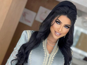 Dunia Batma wears sexy black outfit