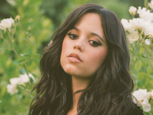 Internet reacts Jenna Ortega smoking