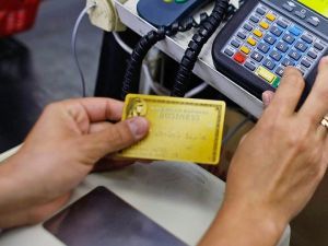 US household debt reaches record high of over $17T