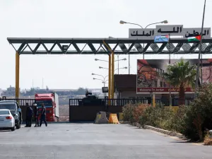 المعبر الحدودي بين الأردن وسوريا