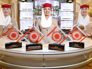 طيران الإمارات تتميّز في حفل توزيع جوائز بيزنس ترافيلر ميدل إيست 2023