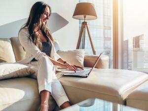 4 إطلالات رسمية مستوحاة من أميرات أوروبا