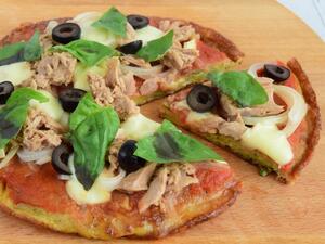 بيتزا البطاطا مع التونة والموزاريلا