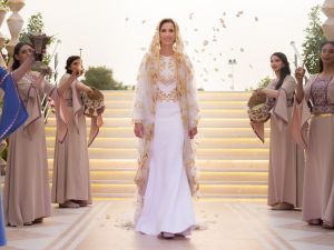 من هو مصمم فستان زفاف الآنسة رجوة آل سيف؟
