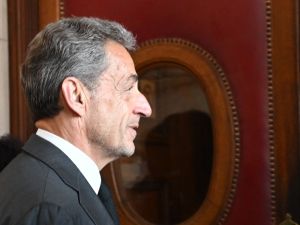 الحكم على ساركوزي بالسجن 3 سنوات احداها مع النفاذ بقضية فساد