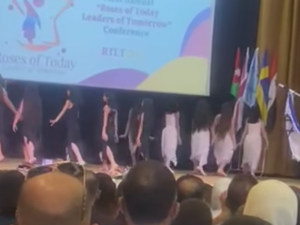 عرض مسرحي في راهبات الوردية يثير الجدل والتوتر مع الاهالي والشرطة تتدخل