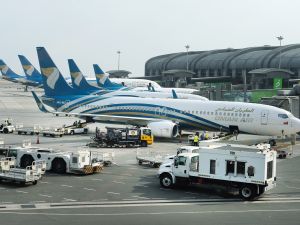 Foreign object disrupts Omani airplane in Iran 