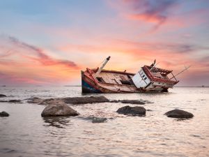 39 missing in Indian Ocean boat capsize