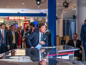 Tucker Carlson takes his show to Twitter