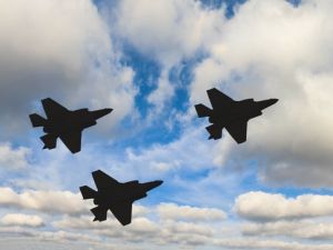 غارات اسرائيلية تستهدف مواقع حزب الله والفرقة الرابعة في دمشق