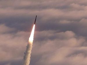 نجاح اختبار إطلاق صاروخ "تايفون"، الذي يتمتع بمدى طويل