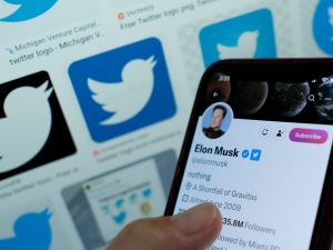 "تويتر "مهددة بالحظر في أوروبا