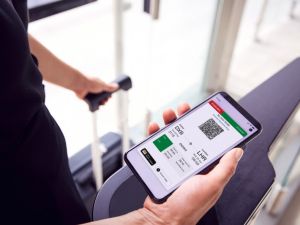 طيران الإمارات تعتمد بطاقات الصعود الرقمية وتلغي الورقية للرحلات من دبي