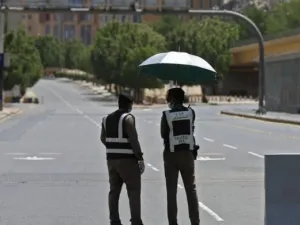 وقال المتحدث ان الاجهزة الامنية تحقق في ملابسات الحادث.