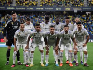 فريق ريال مدريد (Photo by CRISTINA QUICLER / AFP)