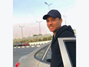 محمد صلاح الأوسط بين شقيقين، الأكبر يدعى محمود، والأصغر عبده. 