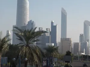 لبنان يؤكد رفع الإمارات حظر تأشيرات دخول مواطنيه