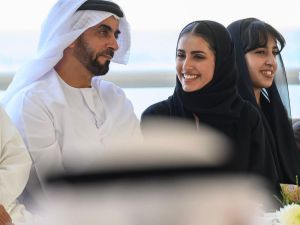 الشيخة سلامة برفقة الشيخ سيف بن زايد