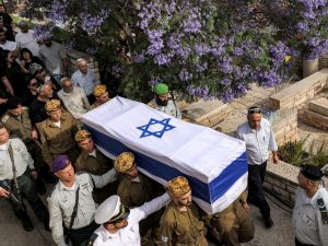 Egyptian border guard, Israeli soldiers