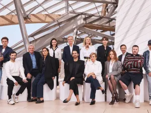 من هو المصمم الذي اختارته لجنة الحكم للفوز بجائزة LVMH ؟
