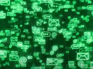 موافقة الوالدين شرط لاستخدام المراهقين شبكات التواصل في فرنسا
