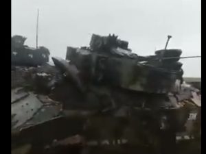 روسيا تعلن الاستيلاء على دبابات ليوبارد ومدرعات برادلي في أوكرانيا (فيديو)