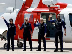 First arab woman and team of four astronauts return safely to earth from research mission aboard International Space Station