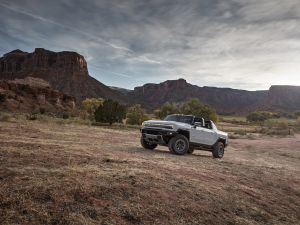 Two thirds of vehicle owners in both UAE and Saudi Arabia eager to explore benefits of EV adoption