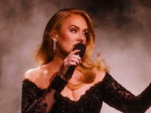 Adele gets attacked by Arab fans