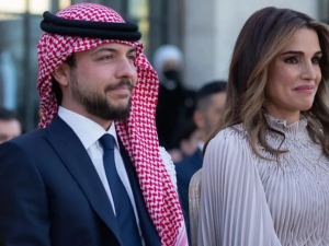 الملكة رانيا مع الأمير الحسين