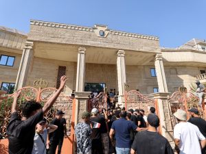 Iraqi demonstrators