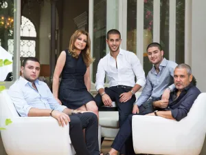 بمناسبة يوم الأب...تعرفوا إلى إيلي صعب الأب والجد وعائلته...