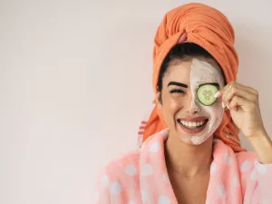 5 علاجات مجربة لحل مشكلة البقع الداكنة على الوجه