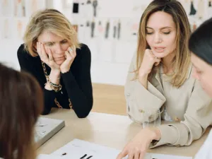أنجيلينا جولي تدخل عالم الموضة من بابه العريض مع دار كلوي الفرنسية 