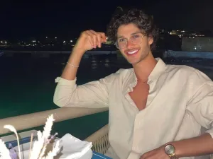 لؤي علامة يدخل عالم عروض الأزياء في أسبوع الموضة بميلان خلال عرض جيورجيو أرماني