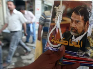 الرئيس العراقي الراحل صدام حسين