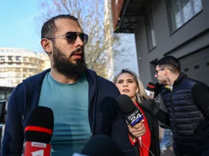 رومانيا تشدد التهم ضد اندرو تيت وادعاءات جديدة بالاغتصاب تلاحقه في بريطانيا