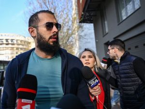 رومانيا تشدد التهم ضد اندرو تيت وادعاءات جديدة بالاغتصاب تلاحقه في بريطانيا