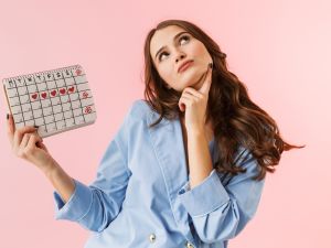 أضرار عدم انتظام الدورة الشهرية عند البنات