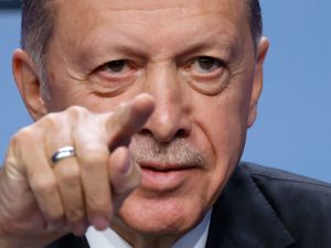 القضاء السويدي يوقف تسليم شخصين تطالب بهما تركيا