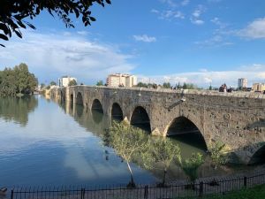 الجسر الحجري في اضنة