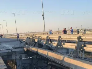 انفجار في احدى دعامات جسر القرم