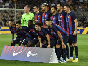 فريق برشلونة (Photo by Pau BARRENA / AFP)