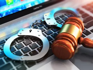 يحتاج مشروع القانون إلى إقراره من مجلس الأعيان ثم المصادقة عليه من الملك قبل نشره بالجريدة الرسمية فإنفاذه.