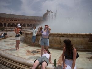  وادي الموت الشهير في كاليفورنيا، وهو أحد أكثر الأماكن سخونة على وجه الأرض