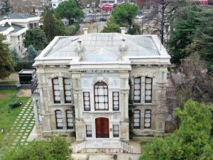 قصر الامبراطورية ازميت