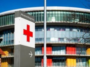 القانون يضمن حق العلاج للجميع في السويد